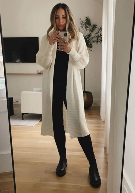 6 Ways to Style a Long Cardigan | The Teacher Diva: a Dallas Fashion Blog featuring Beauty & Lifesty Style A Long Cardigan, Duster Coat Outfit, Duster Cardigan Outfit, Duster Outfit, Minimalist Winter Outfit, Coat Trends, Dallas Fashion, Cardigan Outfits, Nordstrom Anniversary Sale