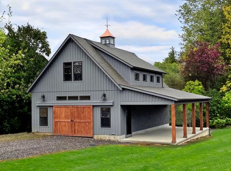 24' x 36' Elite Cape Garage - Kloter Farms Gambrel Garage, Gambrel Roof Garage, Log Garage With Loft, Barn Garage Ideas, Modern Cabin Plans, Barn Style Garage, Tractor Barn Shed Roof, Gambrel Barn, Farmhouse Garage