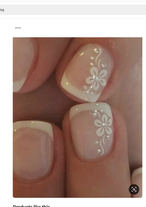 French manicure with flower design Nails Bride, French Manicure Nails, French Nail Designs, Makijaż Smokey Eye, Wedding Nails Design, Nail Art Wedding, Bride Nails, Manicures Designs, Bridal Nails