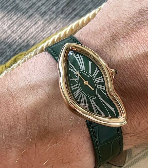 Cartier Crash, Vintage Cartier Watch, Mens Watch Brands, Stylish Watches Men, Classy Watch, Trendy Watches, Premium Watches, Men's Vintage Watch, Retro Watches