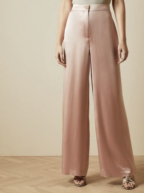 Silk Trousers Outfit, Silk Satin Outfit, Silk Pants Outfit, Tailor Clothes, Inverted Triangle Fashion, Quiet Luxury Fashion, Soft Feminine Style, Business Suits For Women, Two Piece Outfits Pants