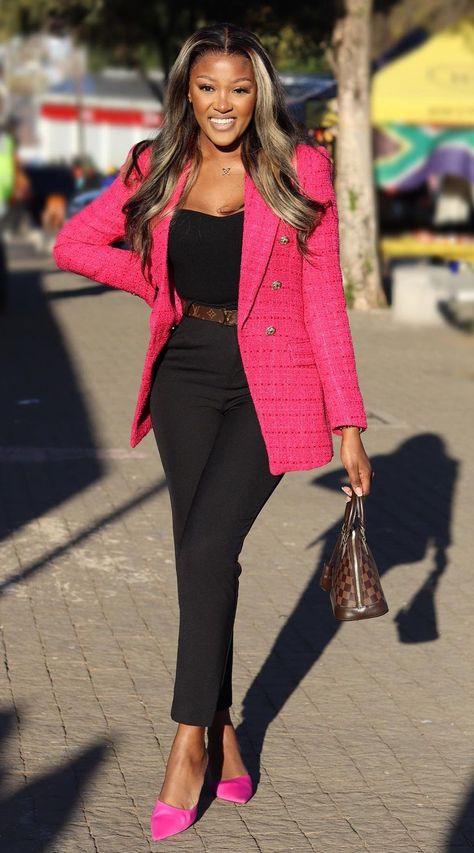 Hot Pink Tweed Blazer Outfit, Light Pink Blazer Outfit Work, Blazer Rose Outfit, Pink Blazer Dress Outfit, Pink Tweed Blazer Outfit, Light Pink Blazer Outfit, Hot Pink Blazer Outfit, Pink Blazers, Tweed Blazer Outfit