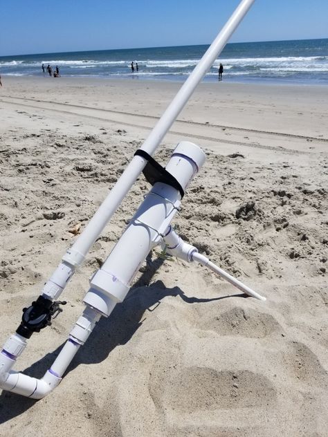 Air Cannon Bait Launcher! We made two beach trips to test the air cannon. The tests resulted in a few minor tweaks and the bait launcher is 100% now. Diy Projects Using Pvc Pipe, Bait Caster, Air Cannon, Crappie Fishing Tips, Toy Boats, Surf Fishing, Fishing Diy, Fishing Techniques, Fishing Knots