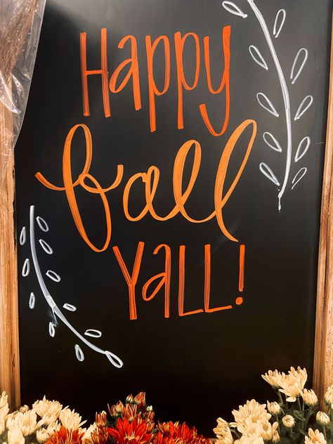 November Blackboard Ideas, Thanksgiving Chalkboard Ideas Easy, Thanksgiving Chalkboard Art Funny, Autumn Board Ideas, Fall Chalkboard Ideas Easy, Fall Chalkboard Signs, Football Chalkboard Art, September Chalkboard Art, Fall Chalkboard Ideas