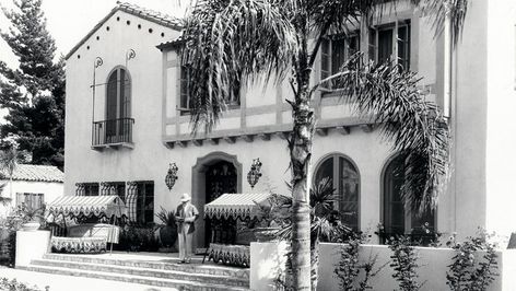 Lost Homes of Hollywood | Pret-a-Reporter Old Hollywood Homes, Early Hollywood, Garden Of Allah, Hollywood Vintage, Los Angeles Neighborhoods, Sunset Blvd, Revival Architecture, Hollywood Homes, Sunset Strip