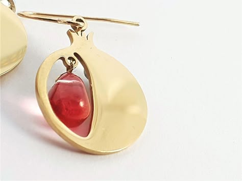 Pomegranate Gold Jewelry, Pomegranate Jewellery, Catherine Aragon, Latest Gold Earrings Designs, Gold Pomegranate, Gold Fruit, Children Jewelry, Pomegranate Earrings, Pomegranate Jewelry