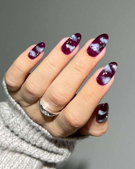 13 Dark Purple Nail Ideas For an Unexpected Cold-Weather Mani Nail Dark Purple, Plum Nails Acrylic, Dark Purple Nail Ideas, Nails Inspiration Dark, Dark Plum Nails, Purple Nails Art, Dark Purple Nail Designs, Purple Nail Ideas, Between Summer And Fall