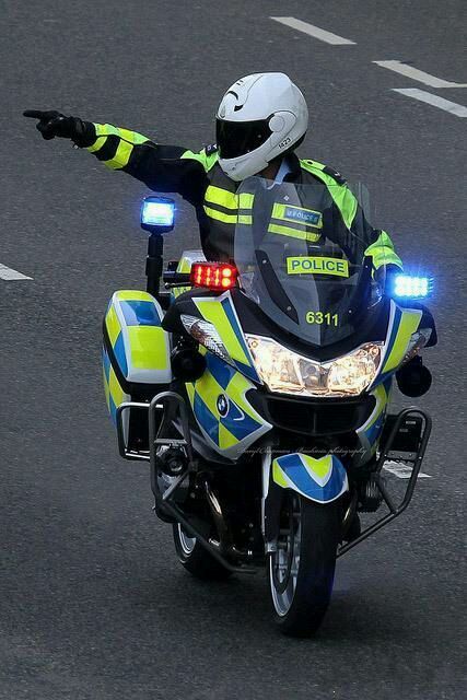 HongKong traffic police No.6311, Photographed in Causeway Bay. Uk Police Car, Motorcycle Drifting, Two Door Jeep Wrangler, Photo Avion, Police Motorcycle, Uk Police, Old Police Cars, Bmw R1200rt, Police Truck