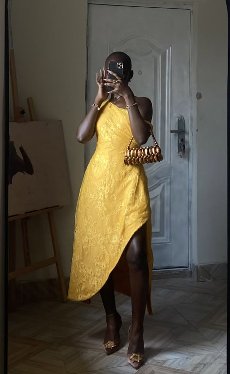 Birthday Dinner Dresses, Dress For Engagement, Yellow Dress Outfit, Summer Dress Black, Dinner Dresses, Summer Yellow, The Divine Feminine, Africa Fashion, Wedding Guest Outfit Summer