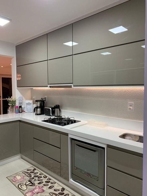 Grey Modular Kitchen Design, Kitchen Ideas Aluminium, Kitchen Cupboards Colour Combination, Kitchen Sunmica Combination, Kitchen Acrylic Colour Combination, Two Colour Kitchen Units, Acrylic Modular Kitchen Design, L Shaped Kitchen Interior, Kitchen Interior Colour Combination