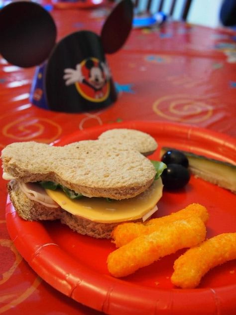 Mickey Mouse Party - Mickey shaped sandwiches Shaped Sandwiches, Anime Uwu, Mouse Party, Mickey Mouse Party, Kid Stuff, Sandwiches, Birthday Party, Ethnic Recipes, Anime