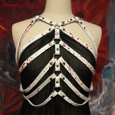 Rib Cage Chain Harness, Skeleton Corset Rib Cage Diy, Skeleton Corset Rib Cage, Arknights Oc, Ribcage Harness, Rib Cage Corset, Ribcage Corset, Grave Cleric, Chain Harness