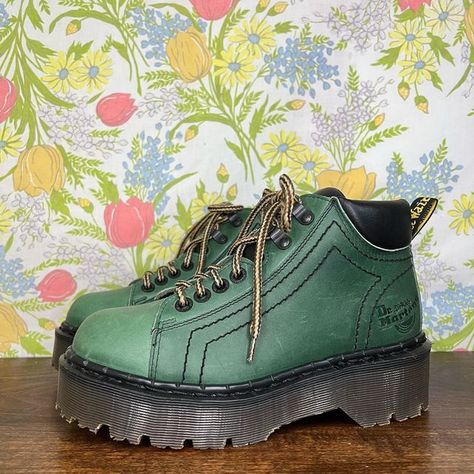 Green Doc Martens, Platform Docs, Platform Dr Martens, Platform Doc Martens, Dr Martens Outfit, Goth Boots, Funky Shoes, Dr Martens Boots, Swag Shoes