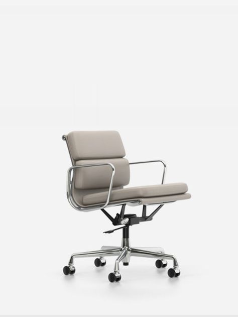 Eames Soft Pad Chair – EA 217 – Chrome – Nero Eames Office Chair, Charles And Ray Eames, Backyard Office, Wooden Chairs, Swivel Office Chair, Rooms To Go, Ray Eames, Stool Chair, Wooden Chair