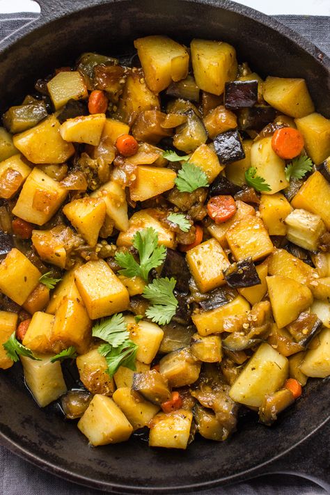 Eggplant Potato Recipe, Vegan Eggplant Recipes, Best Eggplant Recipe, Eggplant Stew, Stew With Potatoes, Lavender Macarons, Vegan Eggplant, Eggplant Zucchini, Potato Stew