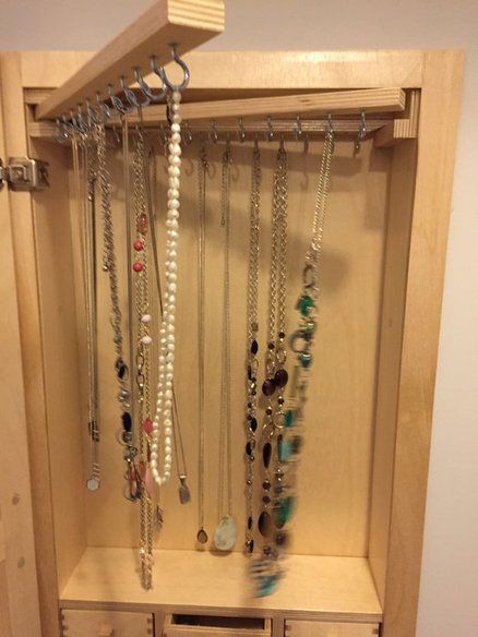 Accesory Storage Jewelry Organization, Unique Jewelry Storage Ideas, Recessed Jewelry Cabinet, Built In Jewelry Storage, Diy Standing Jewelry Cabinet, Jewellery Hanger Diy, Jewelry Cabinet Diy, Large Jewelry Collection Storage, Julery Organization