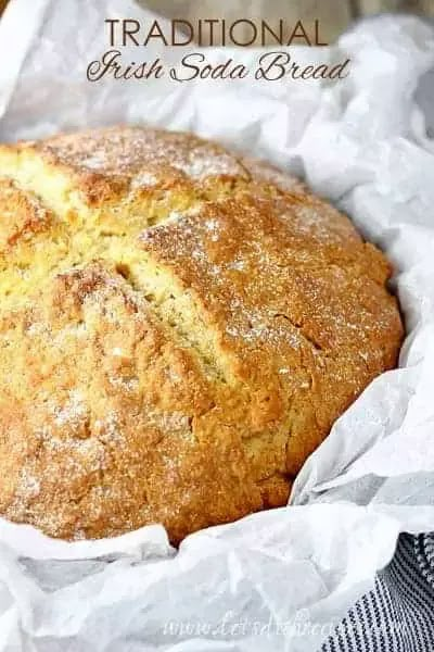 Irish Bread, Traditional Irish Soda Bread, Honey Oat Bread, Irish Cooking, Irish Soda Bread Recipe, A Loaf Of Bread, Tasty Bread Recipe, Irish Food, Irish Soda