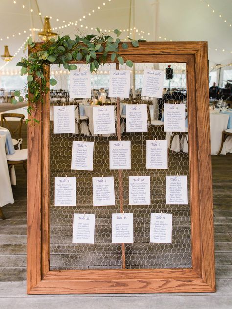 Read More: https://www.stylemepretty.com//www.stylemepretty.com/vault/image/6826304 Seating Plan Wedding Rustic, Seating Plan Boda, Seating Chart Wedding Diy, Rustic Wedding Seating, Wedding Favor Table, Diy Wedding Table, Vermont Wedding, Reception Seating, Wedding Table Plan