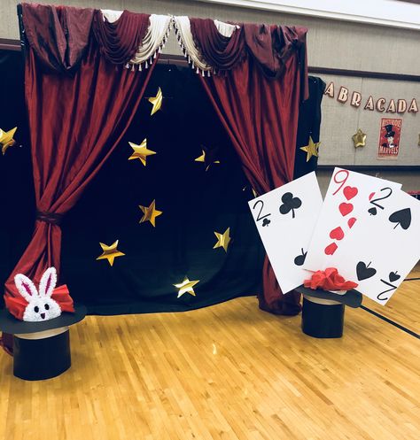 Cub Scout Blue and Gold Banquet...Abracadabra ‘Magic’ theme party! DIY stage and backdrop out of pvc pipes and foil stars. Giant top hats made out of Lowe’s buckets, wrapped in black wrapping paper Magic Theme Party, Magic Party Theme, Magician Birthday Party, Blue And Gold Banquet, Diy Stage, Magician Party, Magic Birthday Party, Theme Carnaval, Halloween Circus