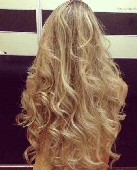 messy blonde curls Waist Length Hair, Messy Curls, Long Blonde, Long Blonde Hair, Beautiful Long Hair, Hair Envy, Great Hair, Hair Dos, Waist Length