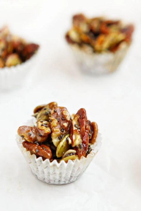 Salted Vanilla Maple Nut and Seed Clusters | Good Life Eats Nut Clusters Healthy, Keto Nut And Seed Clusters, Nut And Seed Clusters, Nut Gift Ideas, Nut Appetizers, Nut Cups Recipe, Maple Nut Goodies, Nuts And Seeds Recipes, Nut Cluster Recipe