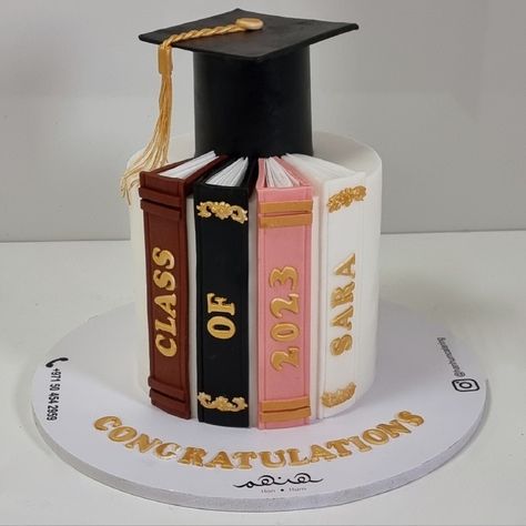 Simple Graduation Cakes, College Graduation Cakes, Graduation Cartoon, Grad Cakes, Graduation Cake Designs, Graduation Treats, Graduation Party Backdrops, Grad Cake, Book Cakes