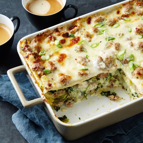 American Potatoes, Breakfast Lasagna Recipe, Sausage Gravy Breakfast, Potatoes Smashed, Holiday Pudding, Spinach Gratin, Breakfast Lasagna, Croissant Bread, Roast Turkey