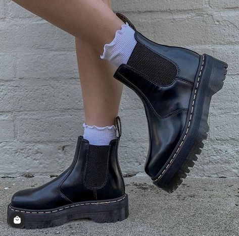 Chelsea Doc Martens Outfit, Platform Chelsea Boots Outfit, Dr Martens Chelsea Boots Outfit, Black Platform Boots Outfit, Dr Martens Platform Chelsea Boots, Chelsea Doc Martens, Doc Martens Boots Outfit, Doc Marten Chelsea Boots, Chelsea Boot Outfits Women