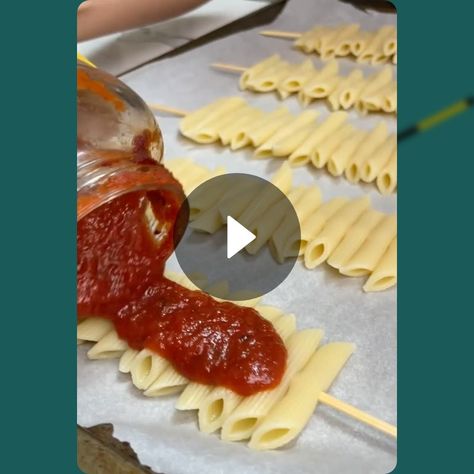 Pasta Sticks Recipe, Pasta On A Stick, Ravioli Skewers, Pasta Skewers Appetizers, Pasta Pizza Skewers, Spaghetti Birthday Party, Tortellini On Skewers, Tortellini Appetizer Skewers, Pasta Skewers