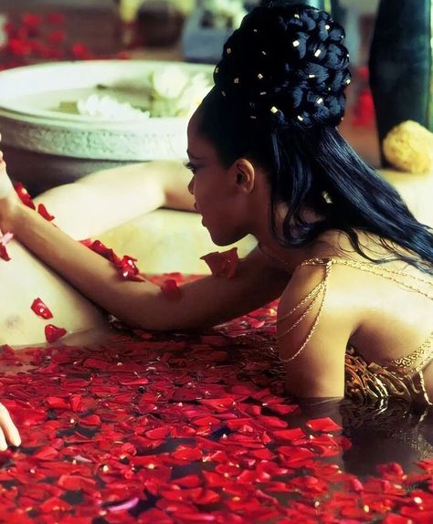 Queen Of The Damned, Aaliyah, The Beauty, Roses, Queen, On Twitter, Twitter, Water, Red