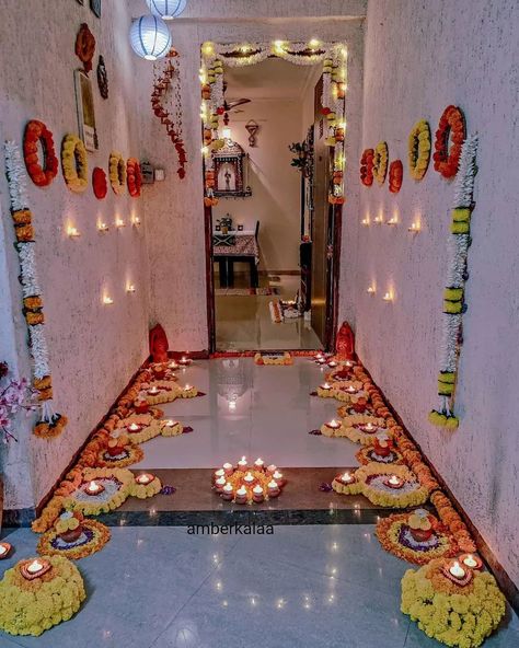 Colour Window, Diwali Decoration Lights, Ganpati Decoration Theme, Diwali Decoration Ideas, Home Flower Decor, Diwali Pictures, Birthday Decorations For Men, Ganapati Decoration, Diwali Decorations At Home