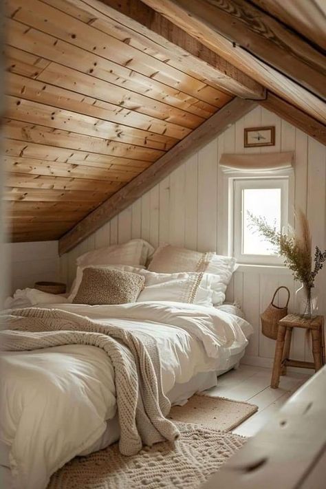 Cozy Cabin Bedrooms, Cabin Bedrooms, Small Attic Bedroom, Small Attic Room, Attic Room Ideas, Attic Bedroom Designs, Casa Country, Attic Bedrooms, Attic Bedroom