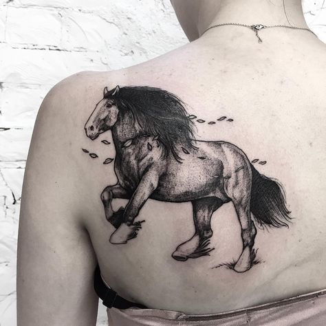 300 Likes, 4 Comments - Michael George Pecherle (@mgptattoos) on Instagram: “Cute little Buffalo and 💐🌹🌸🌷 If you would like one of a kind work done, don't be shy and DM me or…” Evil Horse, Tattoo Drawings Sketches, Horse Tattoo Ideas, Tattoo Between Breast, Tattoo Line Art, Horse Tattoos, Horse Tattoo Design, Animal Sleeve, Back Of Arm Tattoo