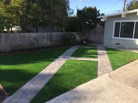 Grass Parking Ideas, Rv Parking Driveway Ideas, Rv Driveway Ideas, Rv Driveway Ideas Front Yards, Backyard Rv Parking Ideas, Shared Driveway Divider, Rv Parking Pad Ideas Backyard, Rv Parking Pad Ideas, Parking Pad Ideas