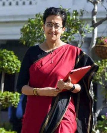 The senior AAP leader, Atishi Marlena, is all set to be Delhi's youngest third woman CM after Arvind Kejriwal resigned from his position. Atishi Marlena comes from a family of great scholars in Delhi. Her mother, Tripta Wahi, and her father, Vijay Singh, are both professors at Delhi University. Atishi, who was born on June 8, 1981, and holds 14 portfolios, including finance, education and revenue. In fact, she was the one who held the fort while Arvind Kejriwal was in jail. Soon, she will ta... Vijay Singh, Delhi University, Finance Education, The Fort, Entertainment News, Fort, Finance, University, Entertainment