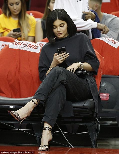 Maquillage Kylie Jenner, Kylie Jenner Street Style, King Kylie Era, Family Photo Outfits Winter, Kylie Travis, Kylie Style, Estilo Kardashian, Trajes Kylie Jenner, Estilo Kylie Jenner