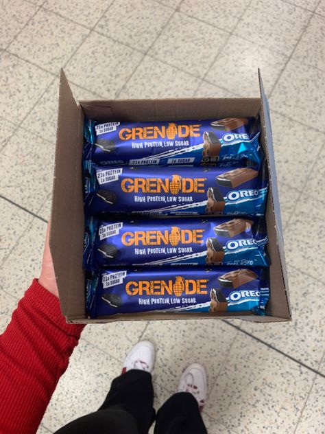 Oreo Grenade protein bar Fulfil Protein Bar, Gym Snacks, Protein Bar Packaging, Protein Bar, Protein Shop, Healthy Protein Bars Store, Protein Bars Brands, Protein Bar Brands, Healthy High Protein Breakfast