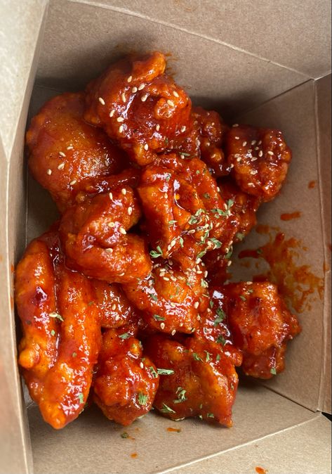 korean fried boneless chicken looking red and spicy Korean Chicken Aesthetic, Korean Food Spicy, Spicy Wings Aesthetic, Spicy Foods Aesthetic, Spicy Food Aethstetic, Korean Fried Chicken Aesthetic, Korean Spicy Chicken, Fried Chicken Aesthetic, Food Spicy