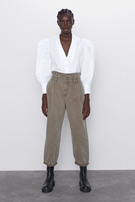 Zara Baggy Paperbag Waist Pants Paperbag Jeans Outfit, Baggy Paperbag Jeans, Grey Baggy Jeans, Zara Models, Paperbag Jeans, Denim Fits, Looks To Recreate, Jeans Outfit Winter, Fall Shoot