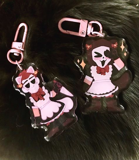 slasher charms micheal myers and ghostface in maid outfits Drawing Horror, Keychain Aesthetic, Charms Keychain, Horror Drawing, Scream Halloween, Horror Villains, Maid Outfit, Halloween Aesthetic, Horror Characters