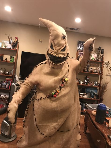 How To Make Oogie Boogie Costume, Halloween Costumes Oggie Boggie, Oogie Boogie Yard Decor, Homemade Oogie Boogie Costume, Oogy Boogie Costume, Uggy Buggy Jack, Diy Boogie Man Costume, Oggie Boggie Custom, Oogie Boogie Halloween Costume