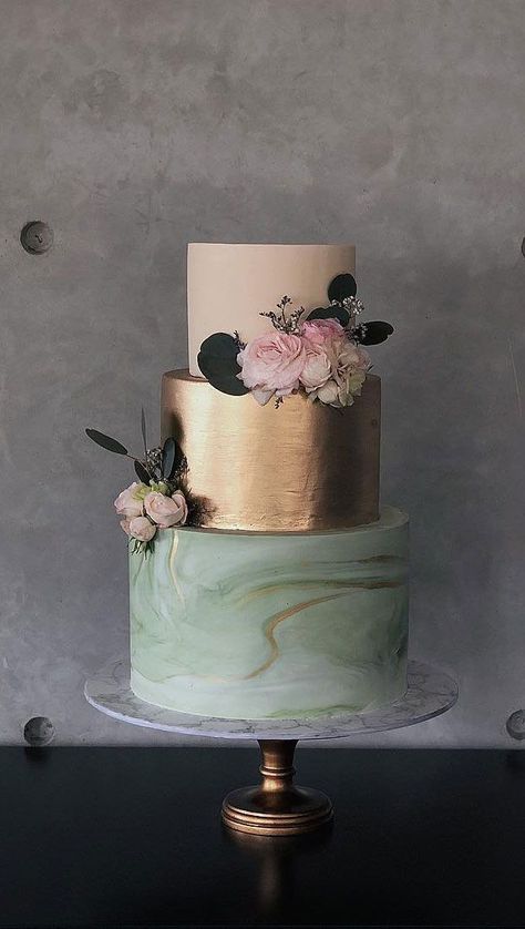 Most Beautiful Wedding Cakes, Wedding Cake Marble, Cake Rustic, Different Wedding Cakes, Chocolate Wedding, Wedding Cake Recipe, Marble Wedding, Chocolate Wedding Cake, Most Beautiful Wedding