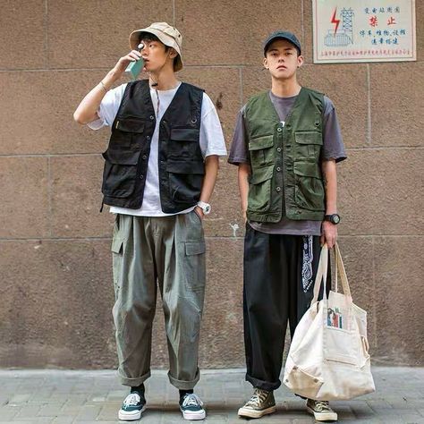 Ootd Vest, Japan Men Fashion, Gentleman Haircut, Workwear Vest, Japanese Mens Fashion, Street Style Outfits Men, Mens Outfit Inspiration, Safari Style, Japanese Streetwear