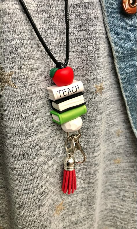 Teacher Keychain Gift Diy, Diy Earrings For Teachers, Clay Gifts For Teachers, Clay Crafts For Teachers, Polymer Clay Teacher Lanyard, Teacher Polymer Clay Gift Ideas, Polymer Clay Lanyards Diy, Clay Teacher Gifts, Polymer Clay Teacher Gift