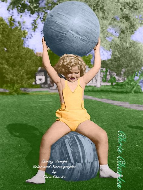 Shirley Temple Color Conversion in 32 bit Stereographic by Chris Charles from b/w scan Temple Movie, Shirley Temple Black, Vintage Movie Stars, Daisy Mae, Hollywood Legends, Shirley Temple, 32 Bit, Vintage Movies, Historical Photos