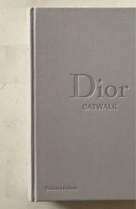 Dior Catwalk, Galaxy Phone, Summer Outfits, Dior, Samsung Galaxy, Wallpapers, Electronic Products, Books, Quick Saves