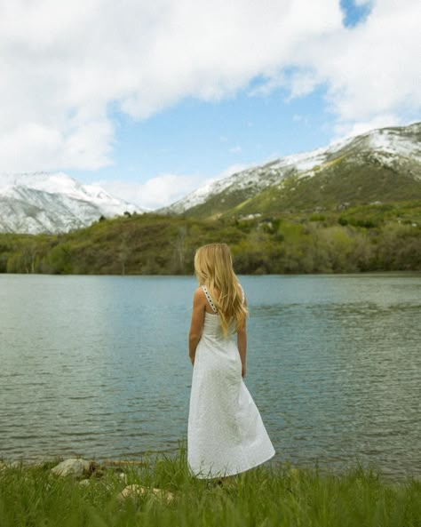 brinlee!! #seniorpictures #utahphotographer #utah #photography Utah Photoshoot, Senior Pictures Utah, Senior Outfit Ideas, So Close Yet So Far, Its Coming, Photoshoot Outfit Ideas, South France, Graduation Pics, Grad Photoshoot