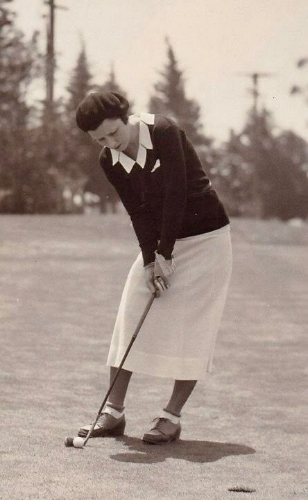 Vintage Golf Outfit, 1930s Sportswear, Hamlet Costume, 1922 Fashion, Hickory Golf, Irene Dunne, 1920s Women, Activewear Trends, Classic Golf