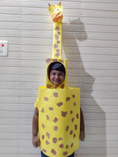 Animal fancy dress ideas/ animal fancy dress kids Funny Girl Halloween Costumes, Halloween Costumes For Kids Boys, Costumes For Kids Boys, Easy Diy Halloween Costumes, Giraffe Costume, Fancy Dress Competition, Halloween Kids Costumes Girls, Halloween Costumes For Teens Girls, Diy Costumes Kids