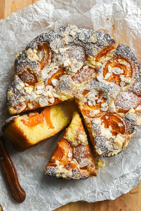 Ricotta Apricot Almond Cake - by Audrey Le Goff Almond Apricot Cake, Almond Ricotta Cake, Apricot Cake, Cherry Tomato Plant, French Cake, Ricotta Cake, Bowl Cake, Lemon Ricotta, Almond Cake